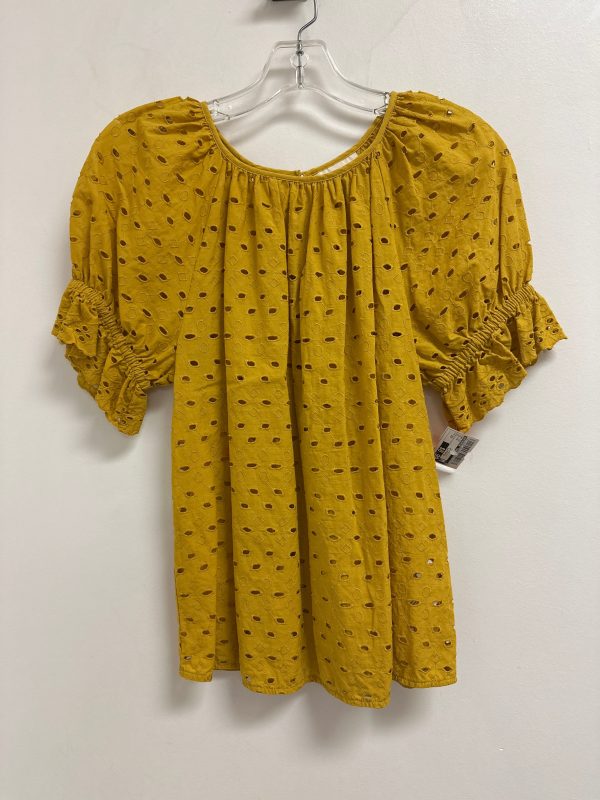 Top Short Sleeve By Universal Thread In Yellow, Size: Xs For Sale