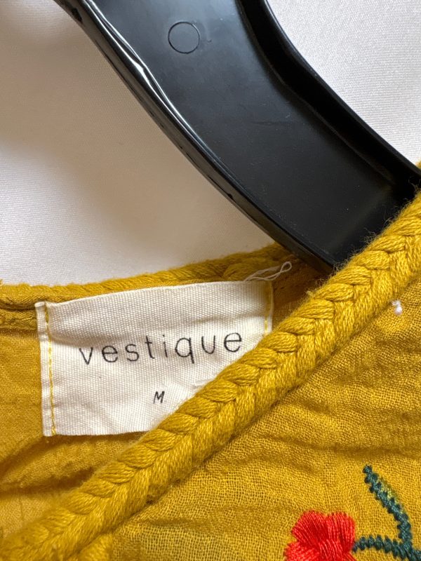 Top Short Sleeve By Vestique In Yellow, Size: M on Sale