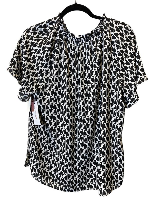 Top Short Sleeve By Liz Claiborne In Black & White, Size: L For Sale