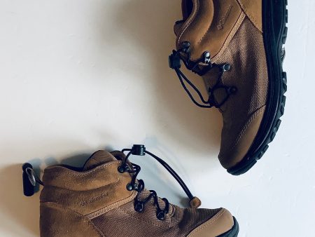 Boots Hiking By Columbia In Brown, Size: 6 For Cheap