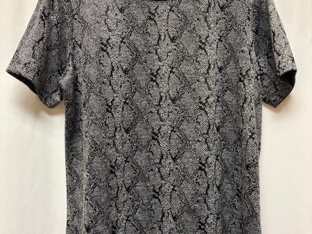 Top Short Sleeve By Chicos In Grey, Size: L on Sale