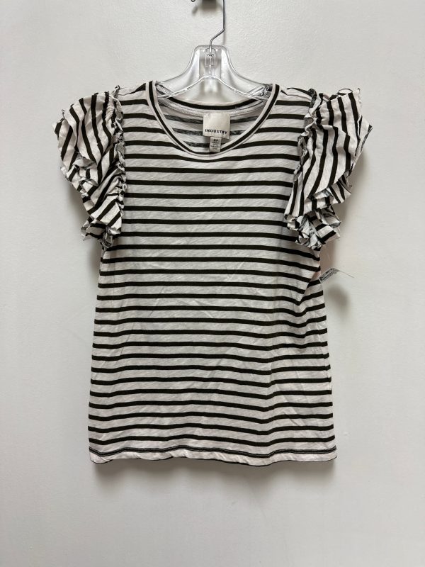 Top Short Sleeve By Clothes Mentor In Striped Pattern, Size: S Fashion